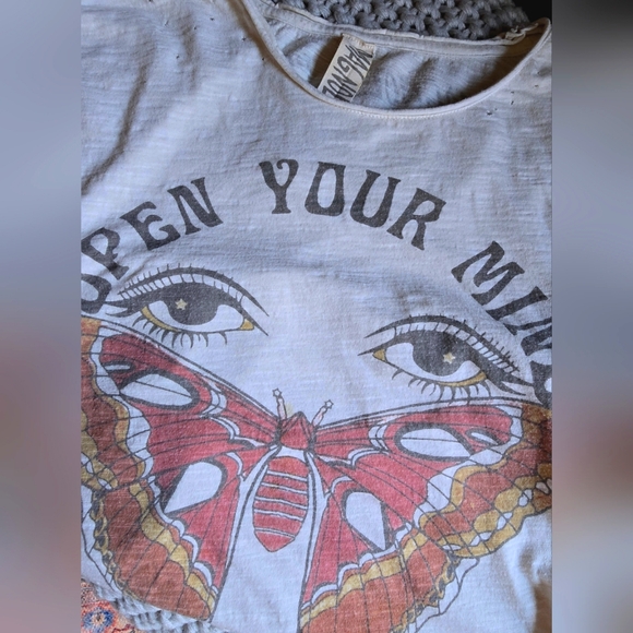 Magnolia Pearl Tee "Open Your Mind" - Picture 12 of 12